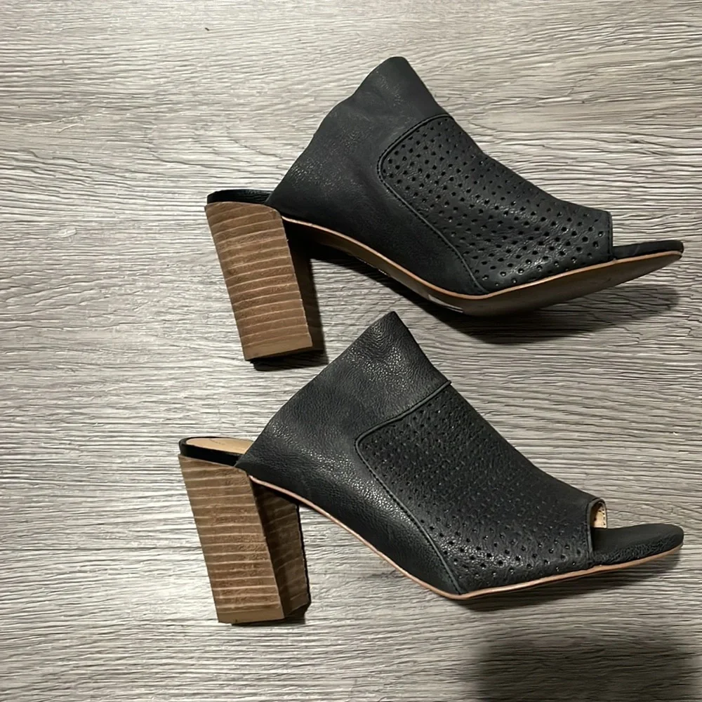 Adam Tucker Open Toe Sandals